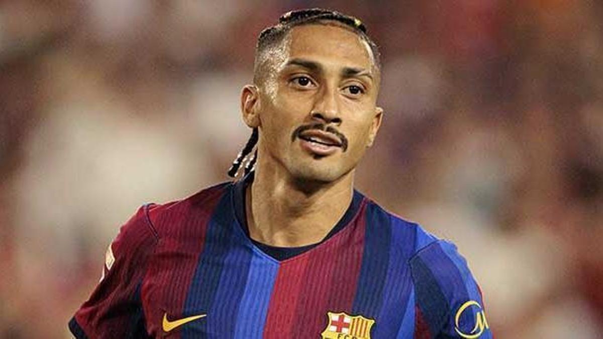 每体：拉菲尼亚已抵达巴塞罗那，本周五接受体检确定伤情